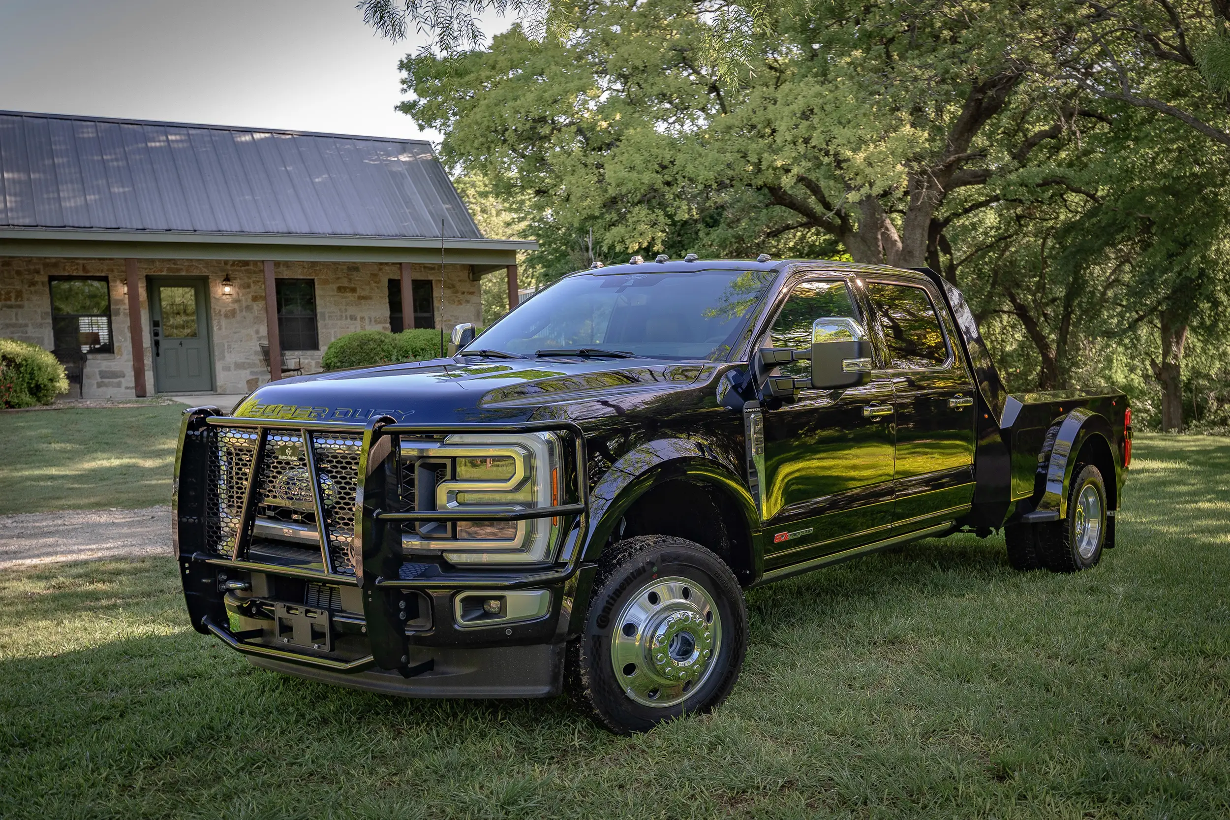 F-450 custom hauler photo